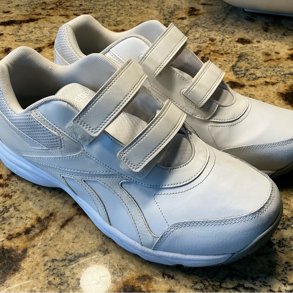 Reebok White and Cream trim men’s 11.5 4E